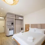 Mari Al Deluxe Sarandë