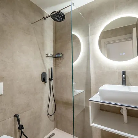 Mari Al Deluxe Szálloda Saranda