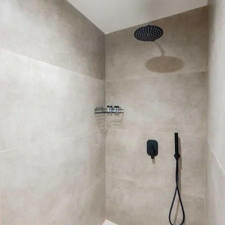 Mari Al Deluxe Hotel