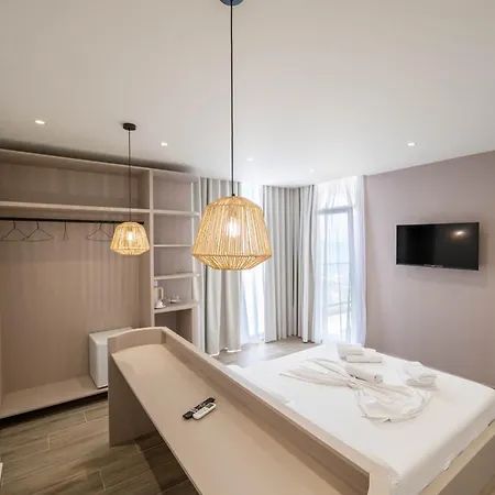 ホテル Mari Al Deluxe Sarandë