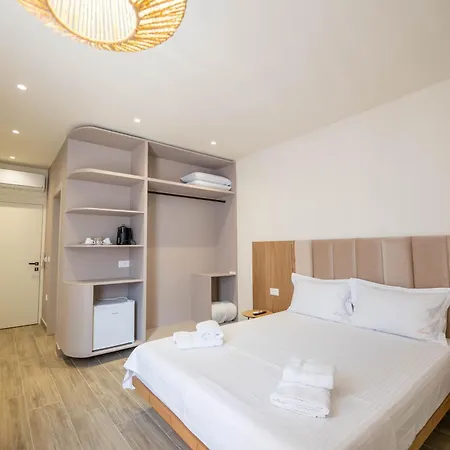 Mari Al Deluxe Sarandë