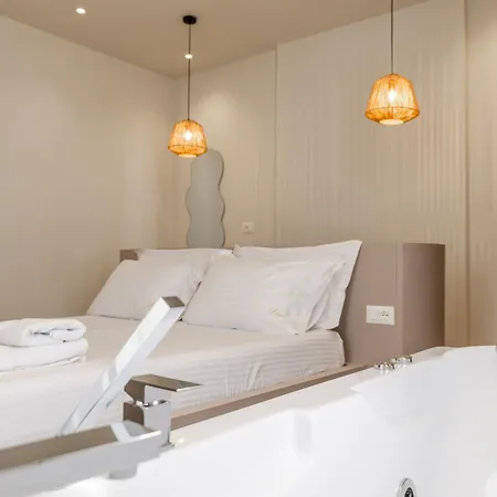 Mari Al Deluxe 4* Saranda