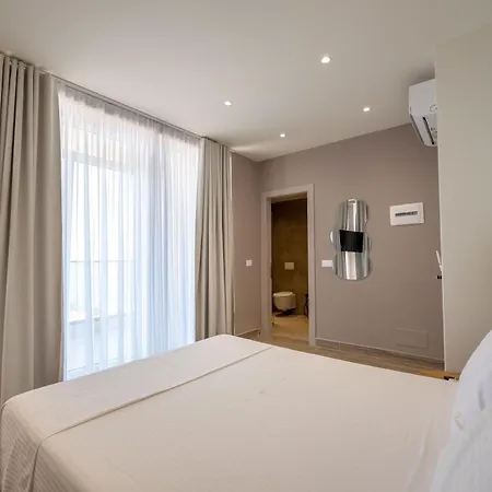 Mari Al Deluxe ホテル Sarandë