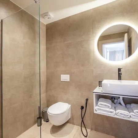 ホテル Mari Al Deluxe Sarandë