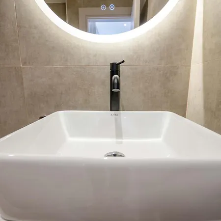 Hotel Mari Al Deluxe